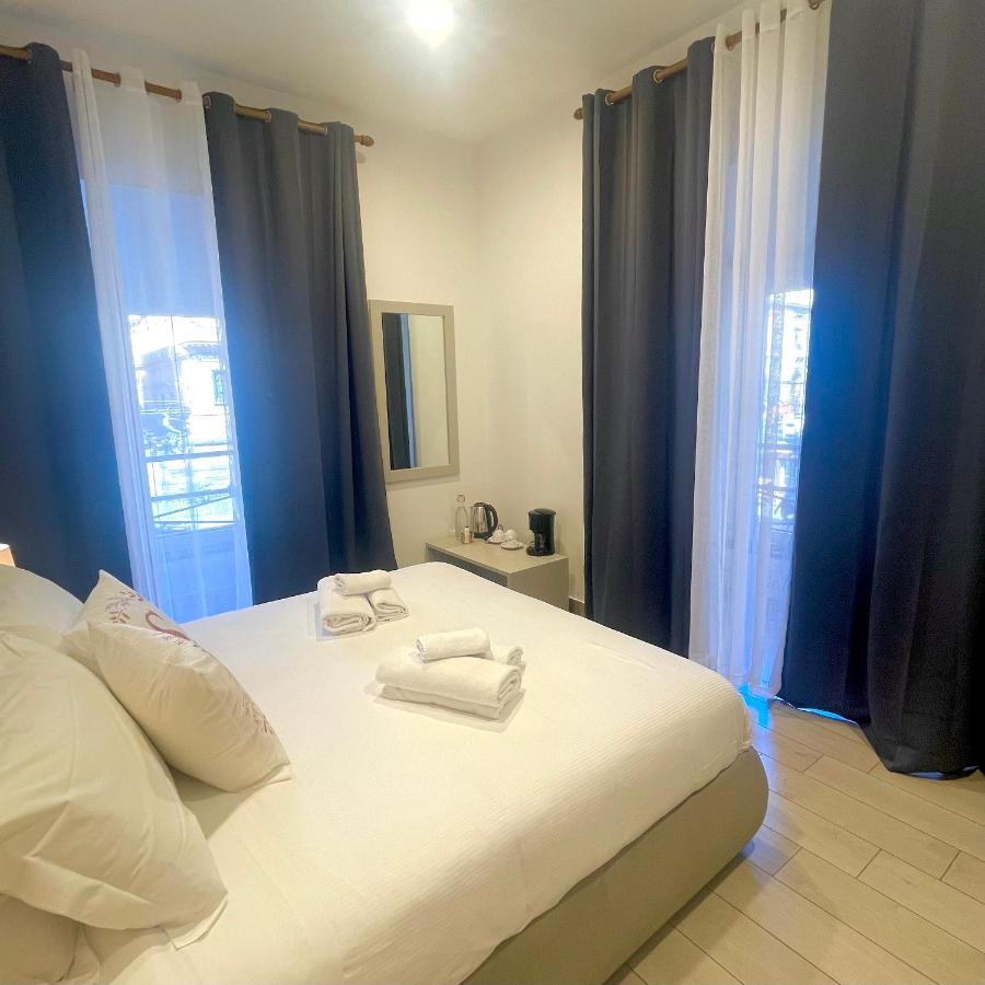 Bovio Square Xiv 2* Neapel