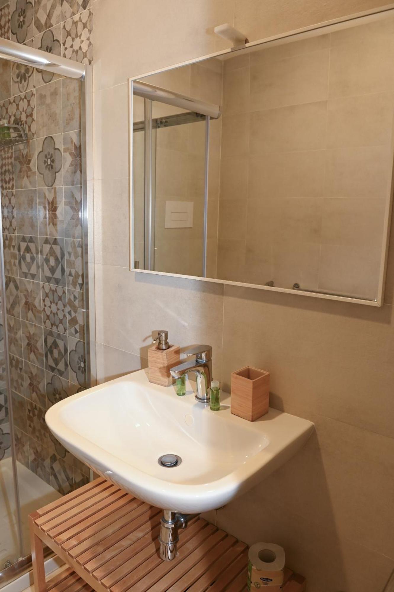 Bovio Square Xiv Gasthof 2*