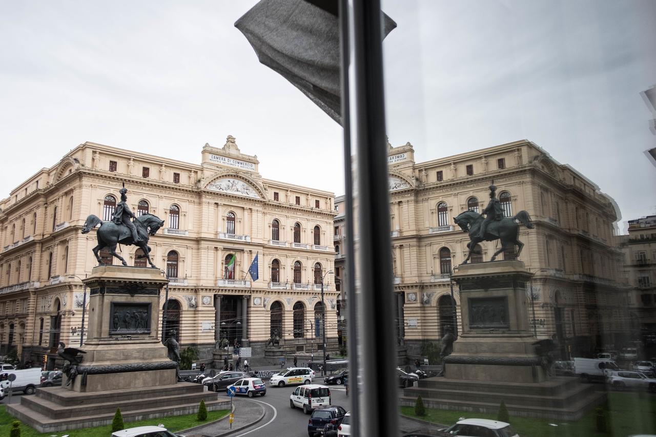 Bovio Square Xiv 2*